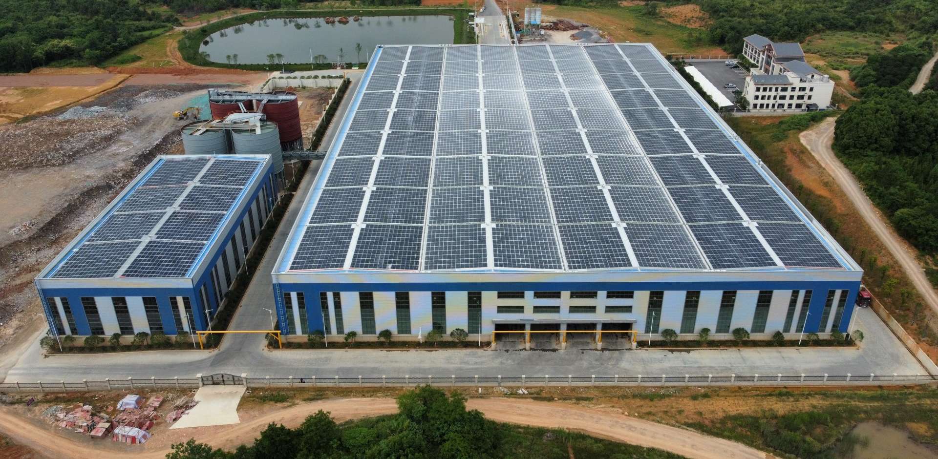 1920-2022年4月，，，，，，安徽池州汇成物资4MW光伏发电BIPV项目，，，，，，年发电约400万度，，，，，，知足约40%用电需求.jpg